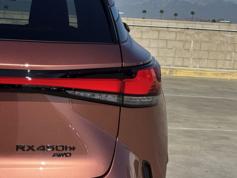 New 2026 Lexus ES 350e PremiumImage 13