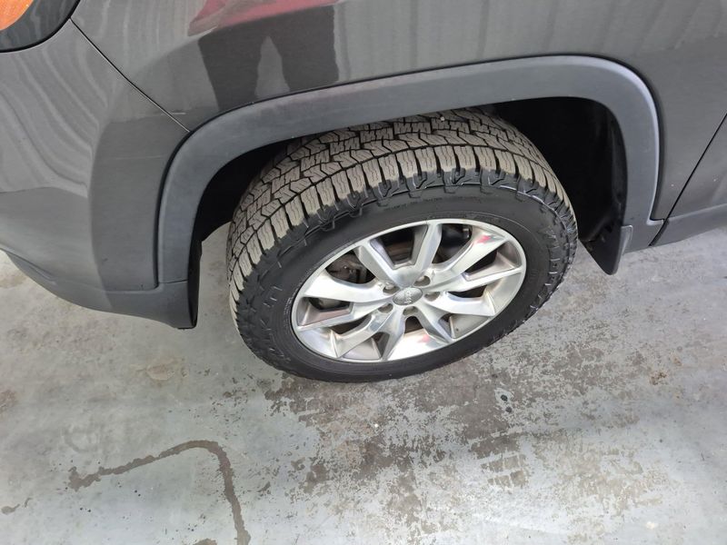 2014 Jeep Cherokee LimitedImage 8