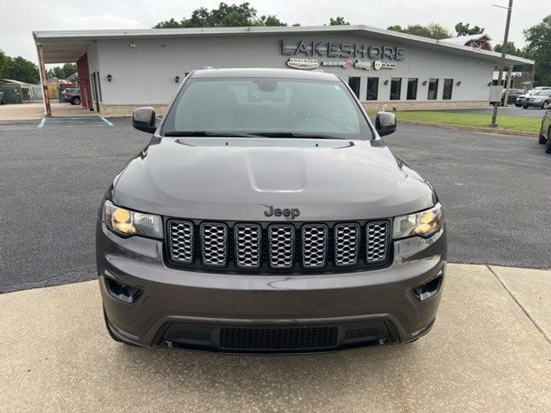 2020 Jeep Grand Cherokee AltitudeImage 2