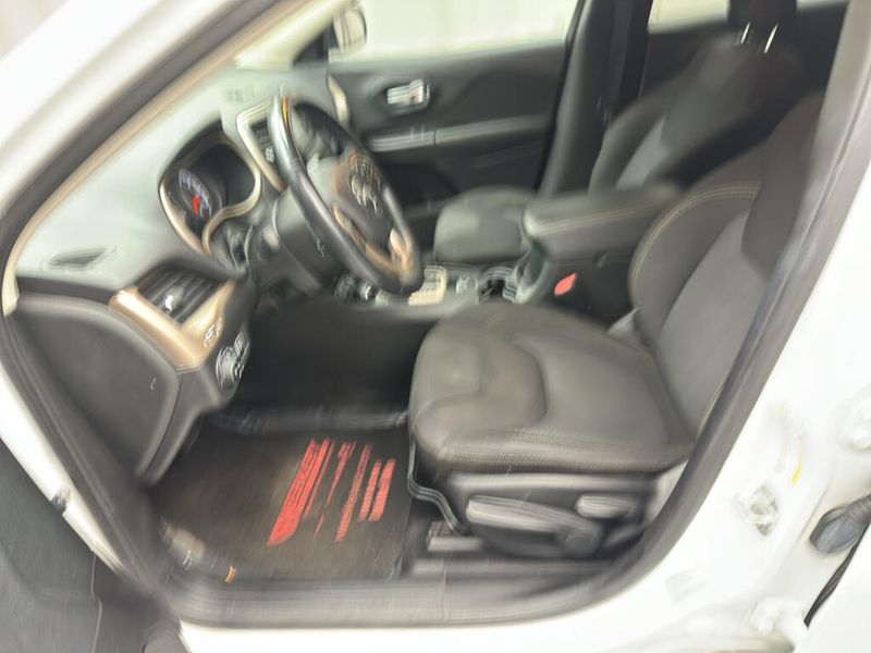 Used 2015 Jeep Cherokee LatitudeImage 8