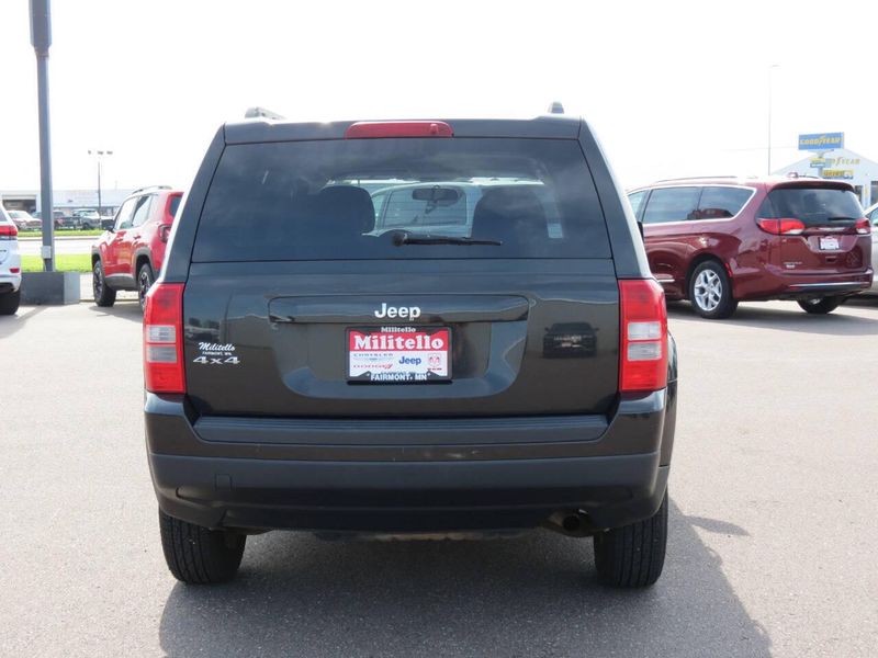 Used 2011 Jeep Patriot Sport 4x4 4dr SUVImage 3