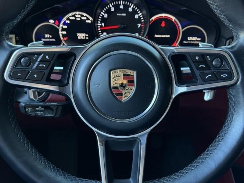 2019 Porsche Cayenne BaseImage 9