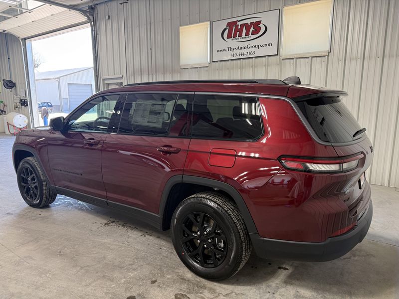 New 2026 Jeep Grand Cherokee L Laredo Altitude 4x4Image 15
