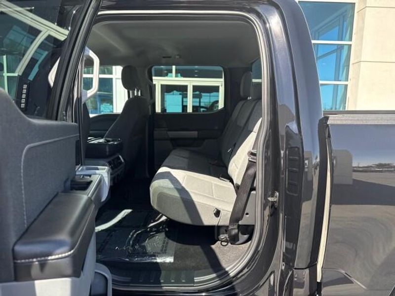 2023 Ford F-150 Lightning XLT photo 19
