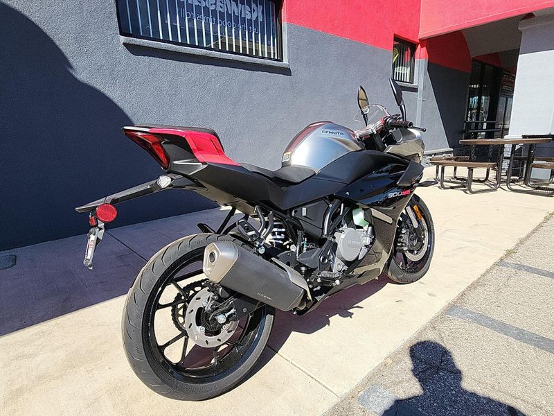 New 2025 CFMOTO 300SS Image 12