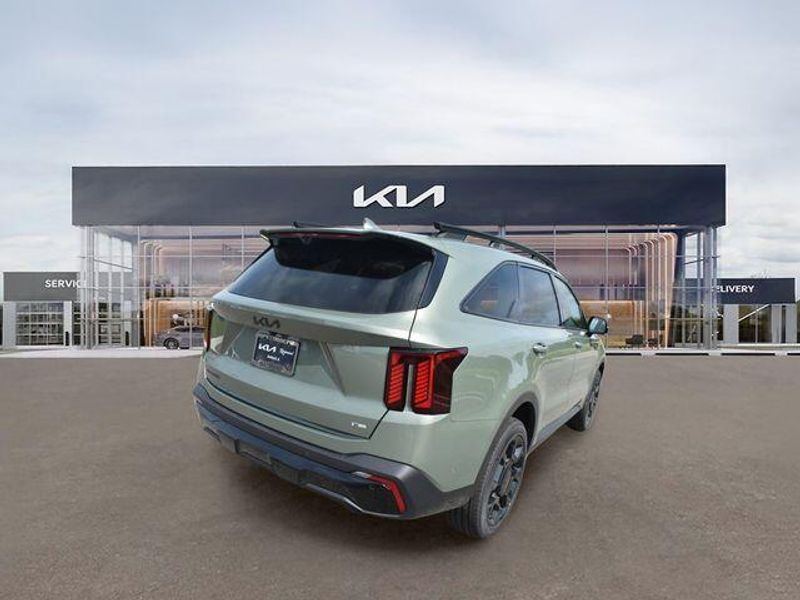 New 2026 Kia Sorento X-Line SX PrestigeImage 4