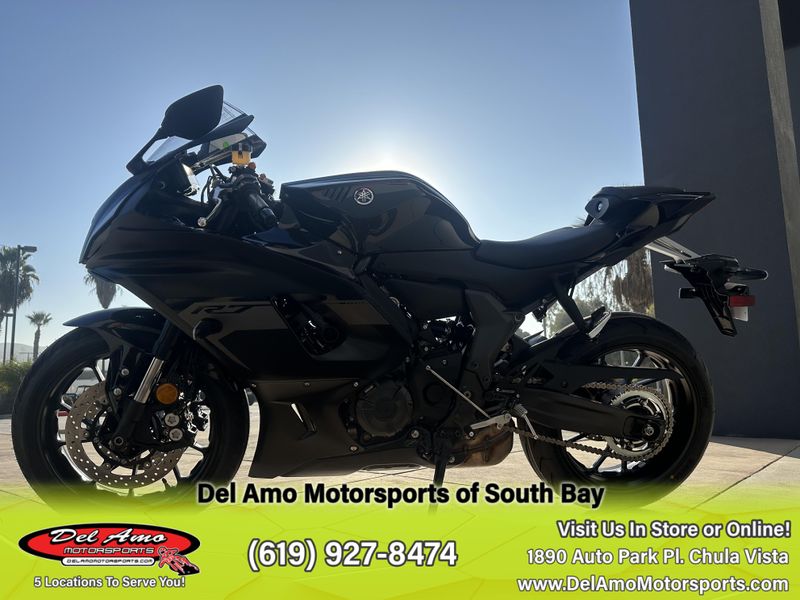 2025 Yamaha YZF-R7 Image 6