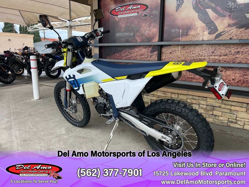 2024 HUSQVARNA FE 501S  in a WHITE exterior color. Del Amo Motorsports of Los Angeles (562) 262-9181 delamomotorsports.com 