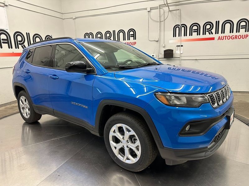 2024 Jeep Compass Latitude 4x4Image 1