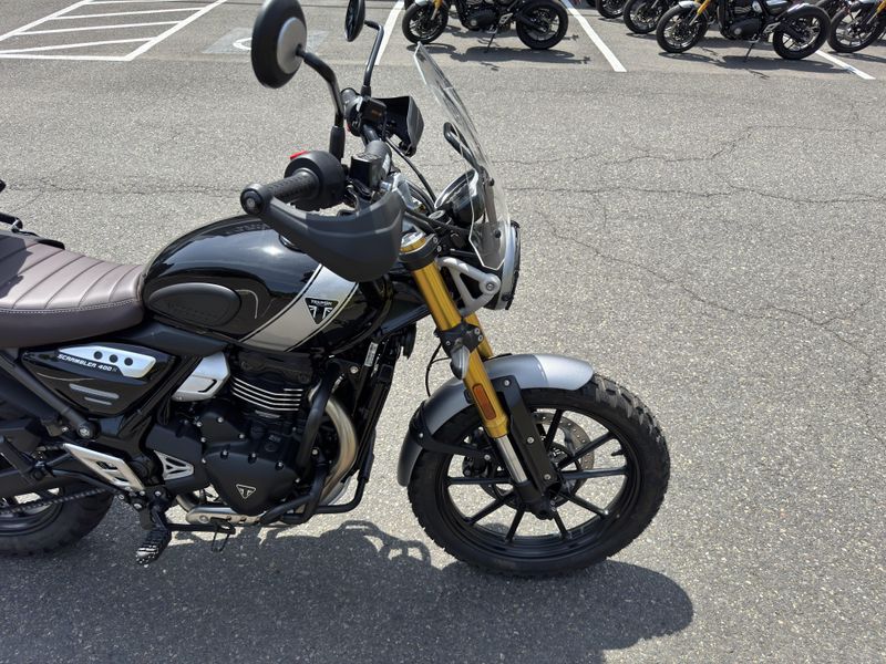 2025 Triumph SCRAMBLER 400 X - PHANTOM BLACK - SILVER ICE 