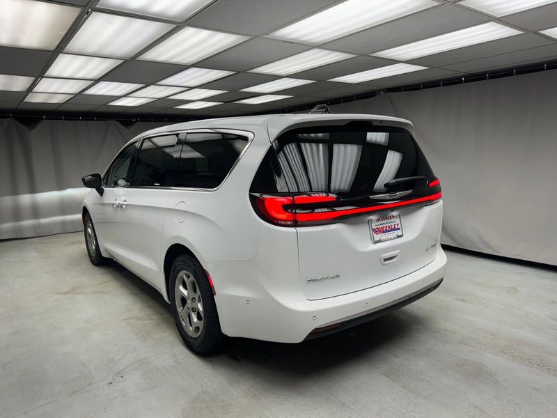 2024 Chrysler Pacifica Limited in a Bright White Clear Coat exterior color. Weekley Chrysler Dodge Jeep Co 419-740-1451 weekleychryslerdodgejeep.com 