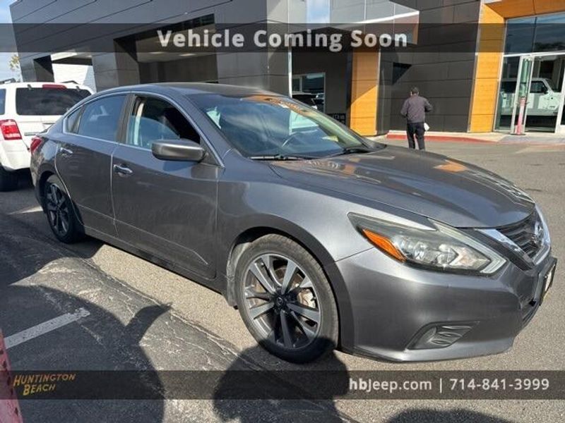 2016 Nissan Altima 2.5 SRImage 3