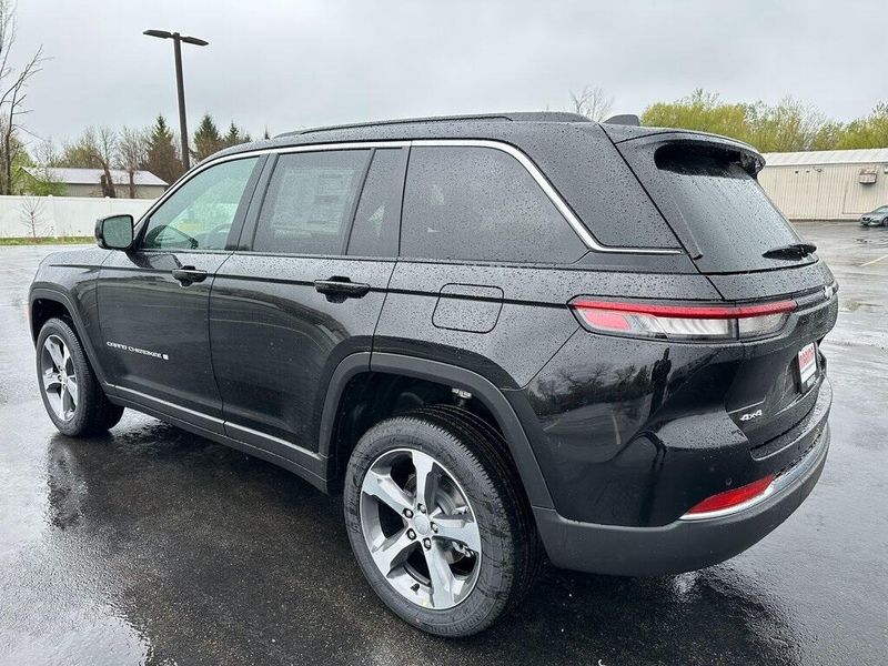 2025 Jeep Grand Cherokee Limited 4x4Image 10