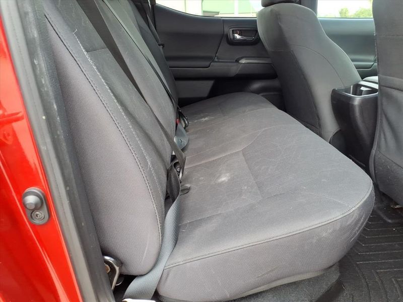 Used 2016 Toyota Tacoma TRD SportImage 11