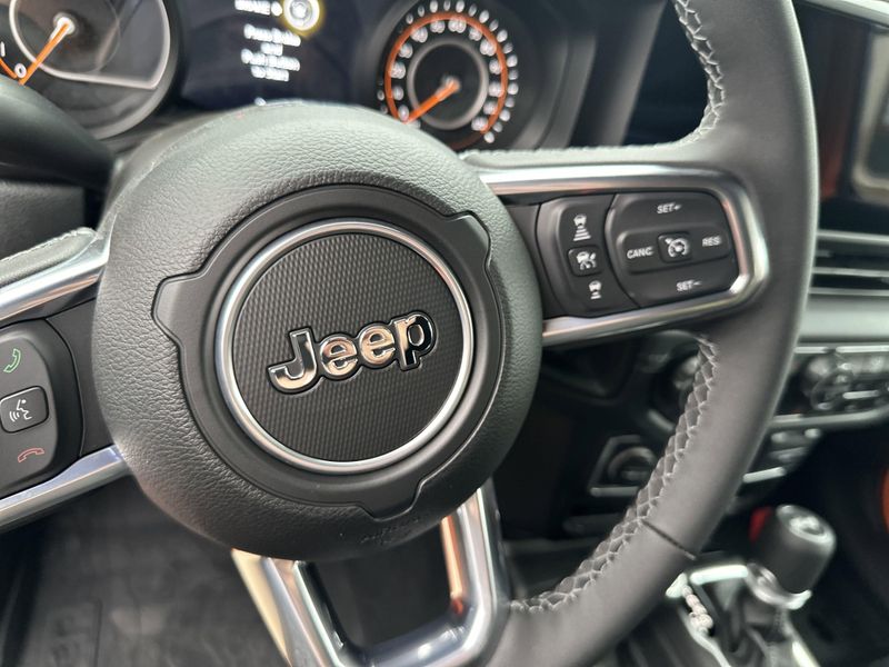 New 2025 Jeep Wrangler 4-door SaharaImage 24