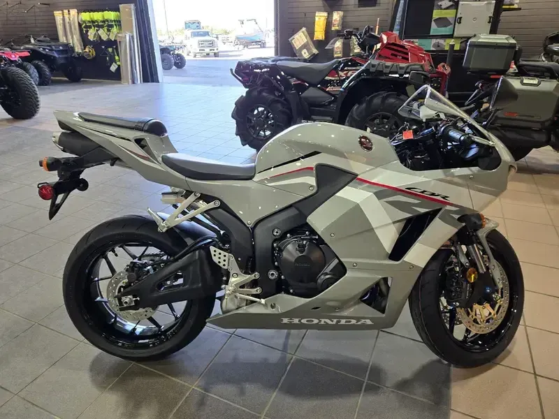 2025 Honda CBR600RR ABS DEEP PEARL GRAY Image 2