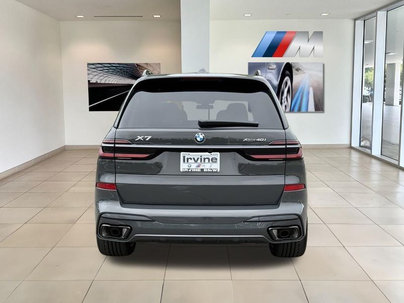 2026 BMW X7 xDrive40iImage 7