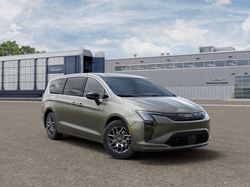New 2027 Chrysler Pacifica LimitedImage 5
