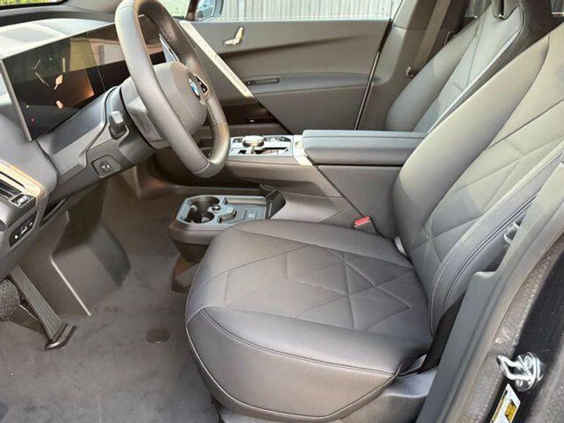 New 2026 BMW iX xDrive45Image 17