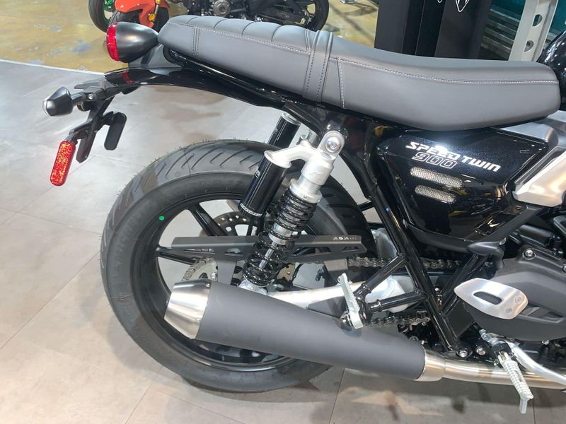2025 Triumph SPEED TWIN 900 Image 11