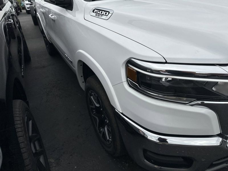 2025 RAM 1500 Laramie Crew Cab 4x4 5