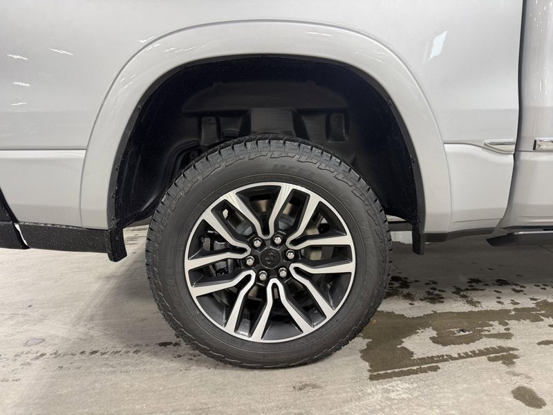 New 2026 RAM 1500 Limited Crew Cab 4x4 5