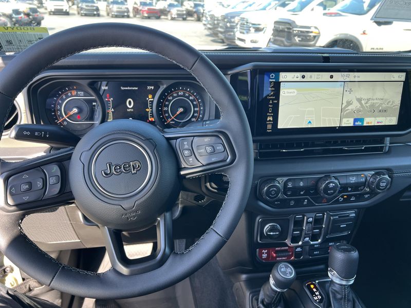 New 2025 Jeep Gladiator Mojave X 4x4Image 19