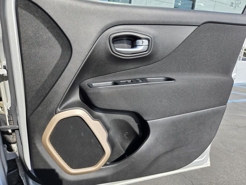 Used 2016 Jeep Renegade FWD 4dr Latitude