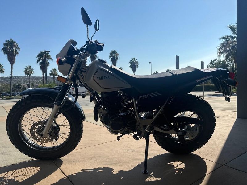 New 2025 Yamaha TW200 Image 11
