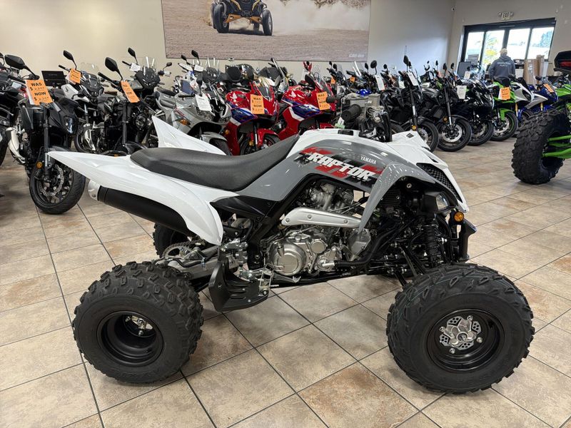 New 2026 Yamaha RAPTOR 700  in a ARMOR GREY exterior color. Vista Del Amo Motorsports 760-330-5665 delamomotorsports.com 