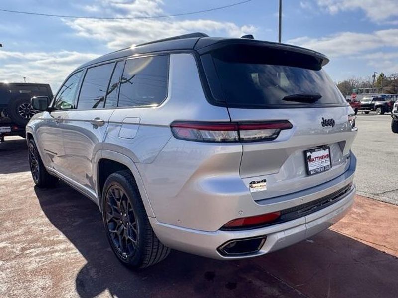 New 2025 Jeep Grand Cherokee L Summit Reserve 4x4Image 7