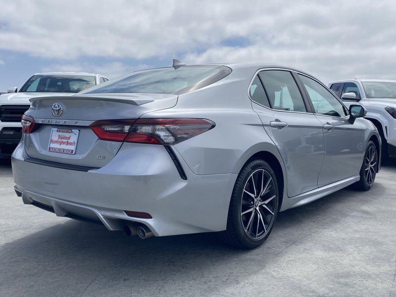 Used 2023 Toyota Camry SEImage 3