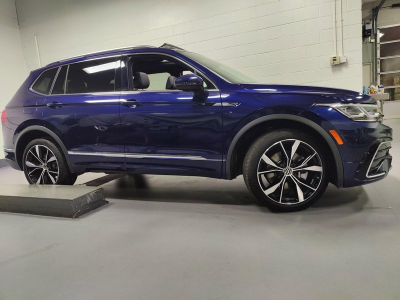 Used 2024 Volkswagen Tiguan AWD SEL R-Line w/Sunroof/NavImage 3