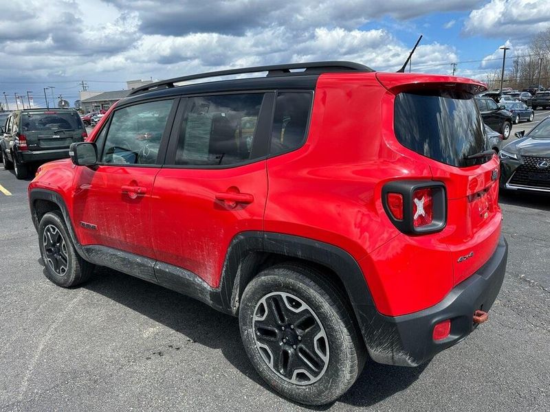 2016 Jeep Renegade TrailhawkImage 16