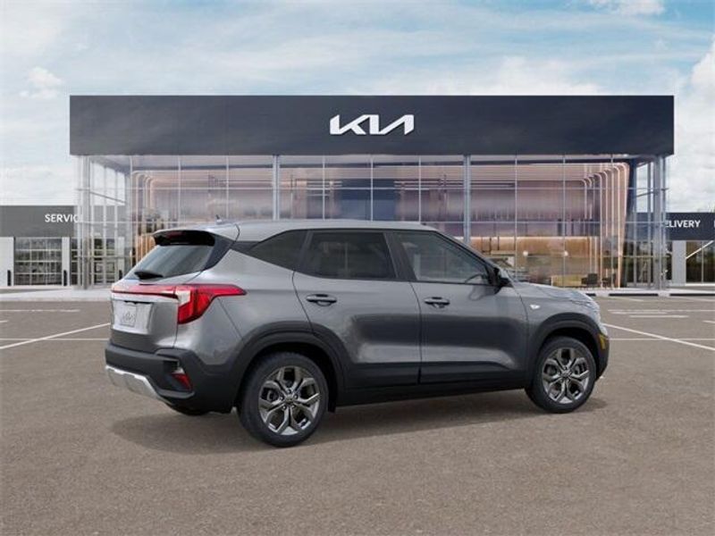 New 2026 Kia Seltos LXImage 6