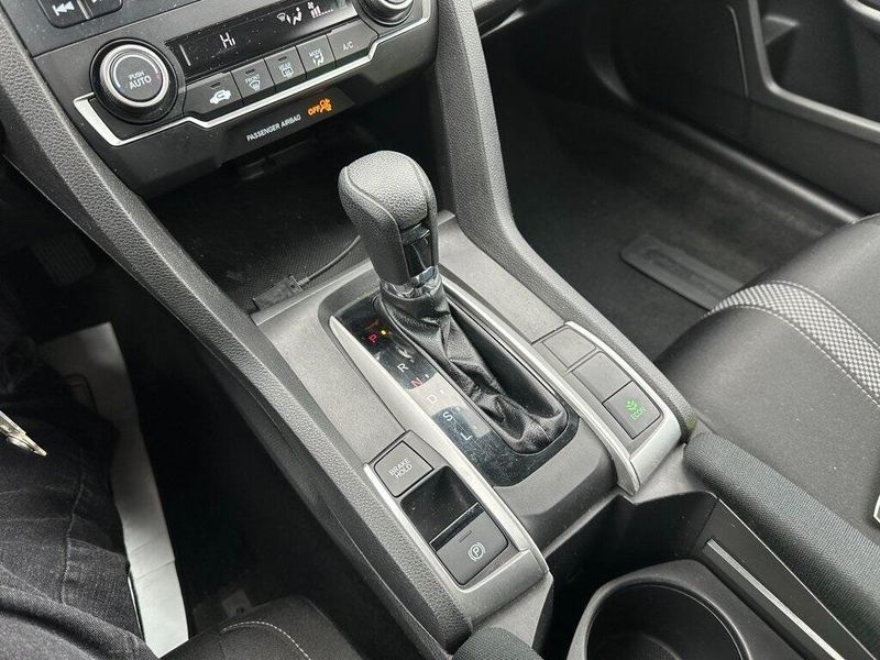 2019 Honda Civic LXImage 6