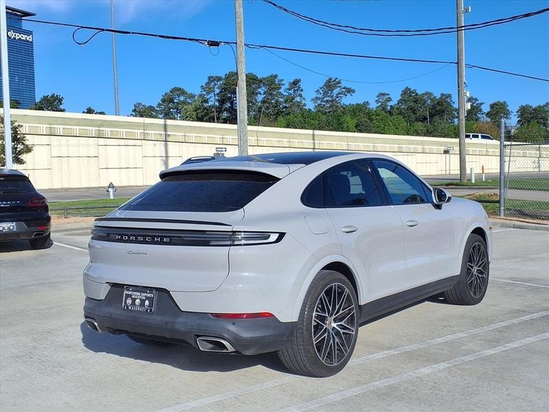Used 2024 Porsche Cayenne Coupe BaseImage 7