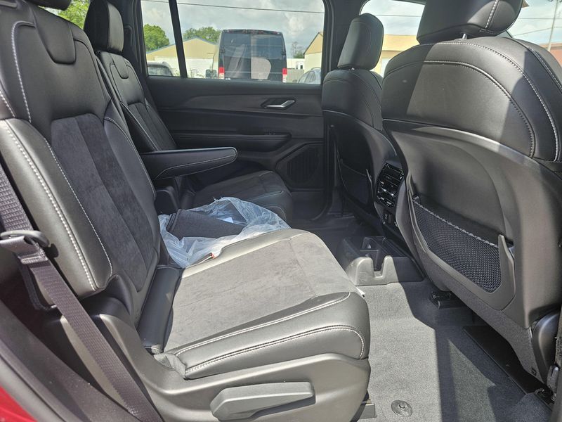 2025 Jeep Grand Cherokee L Altitude XImage 14