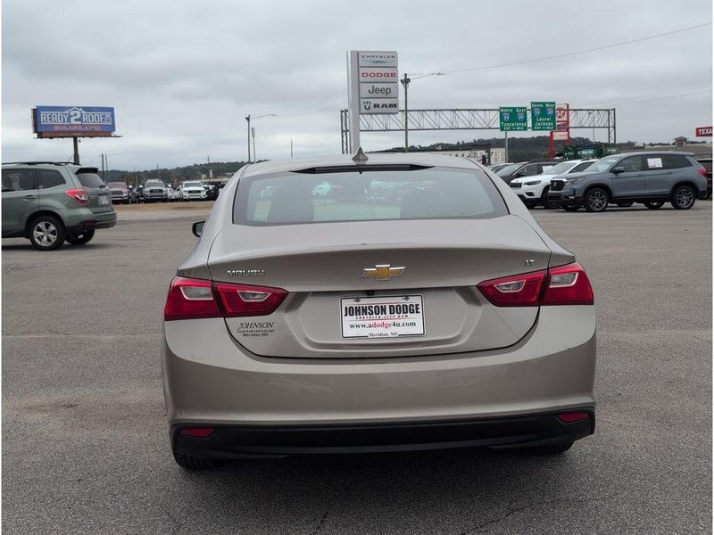 Used 2023 Chevrolet Malibu LTImage 4