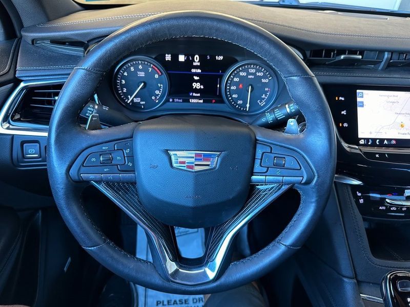 2024 Cadillac XT6 SportImage 2