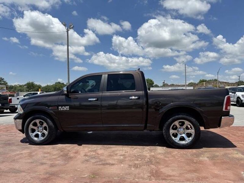 2016 RAM 1500 LaramieImage 8