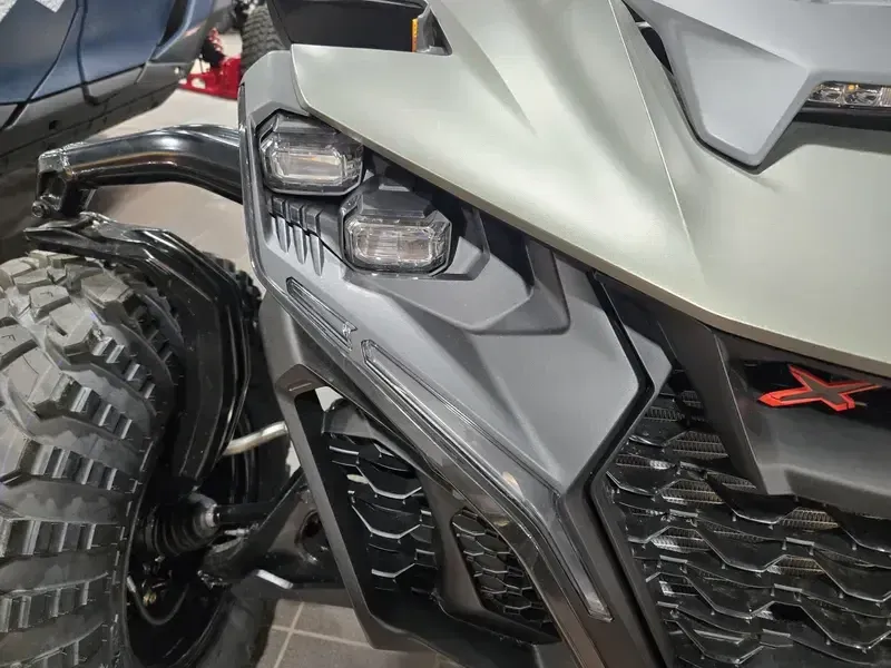 NEW 2026 CAN-AM MAVERICK R X RC WITH SMARTSHOX 999T DCT Image 11