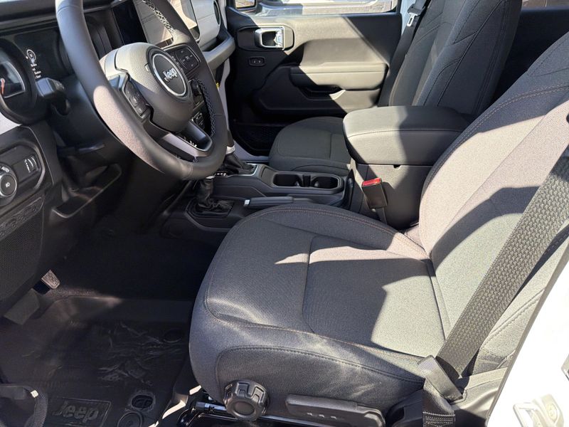 New 2026 Jeep Wrangler 4-door Sport SImage 18
