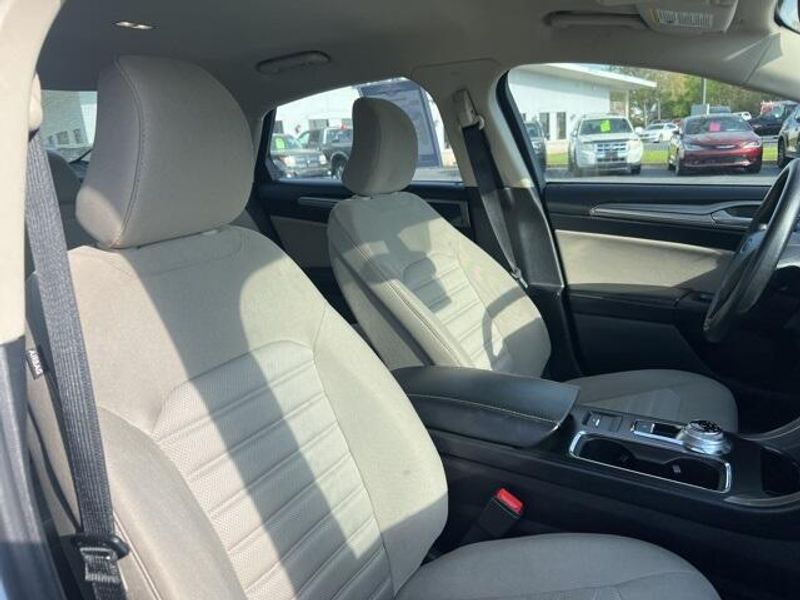 2019 Ford Fusion SImage 19
