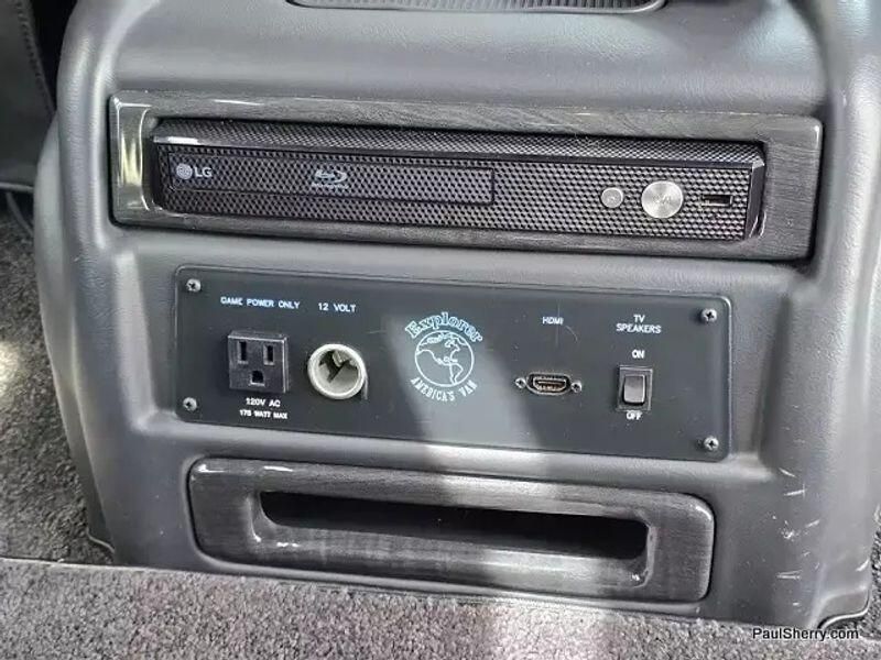 2023 Chevrolet Express Cargo Image 11