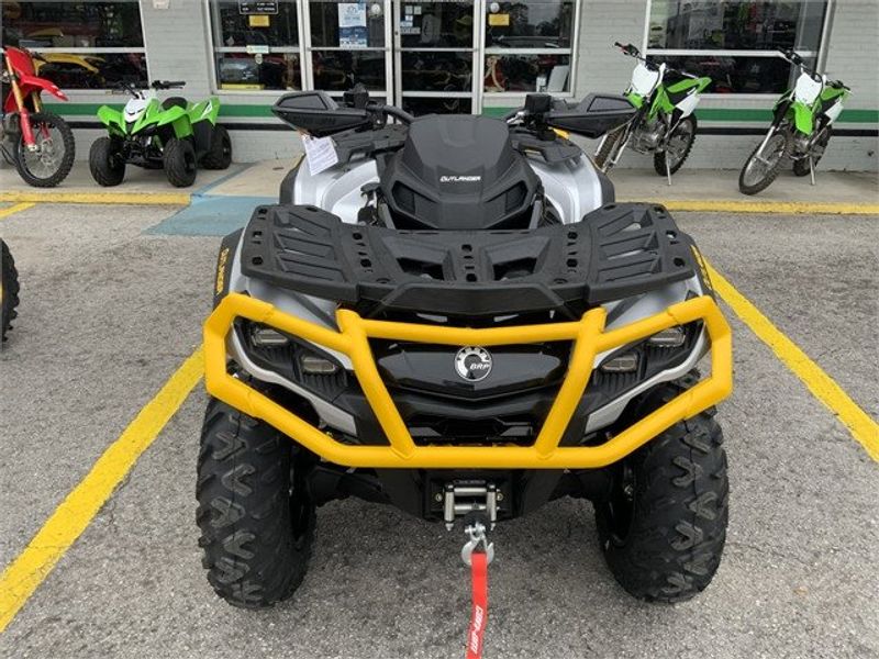 2024 Can-Am OUTLANDER MAX XTP 850 HYPER SILVER AND NEO YELLOWImage 2