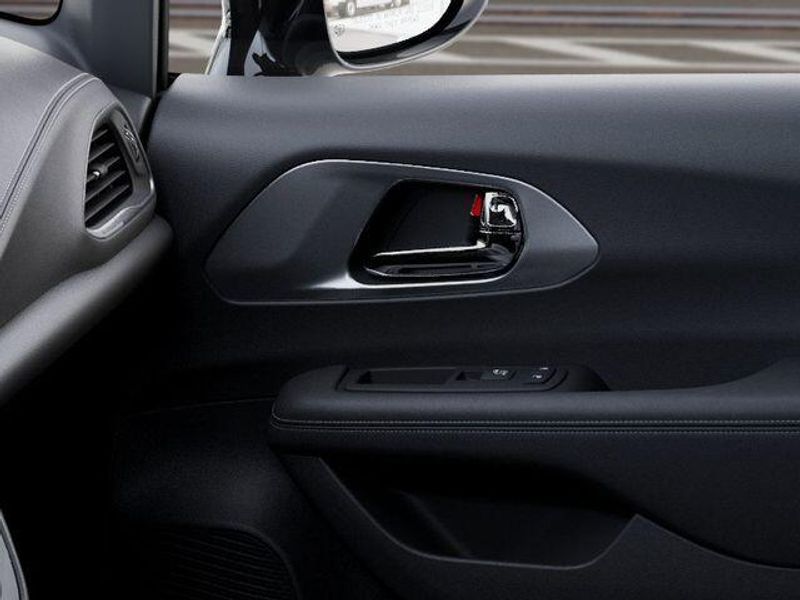 New 2026 Chrysler Pacifica SelectImage 25