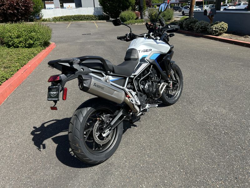 New 2026 Triumph TIGER 900 GT PRO ALPINE EDITION 