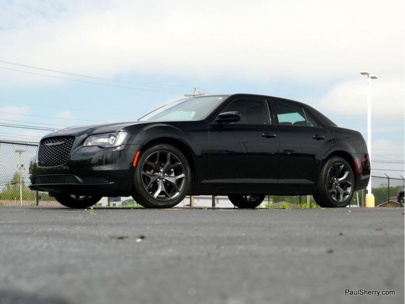 2023 Chrysler 300 Touring SportImage 13