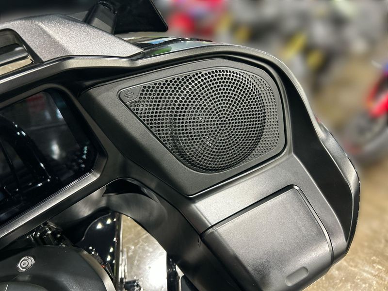 Used 2025 Harley-Davidson ROAD GLIDE Image 16